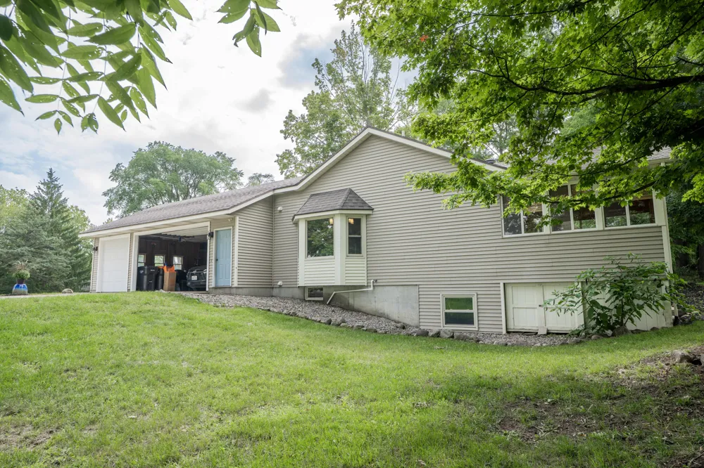 8421 Trail Blazer Drive SE Byron Center, MI 49315