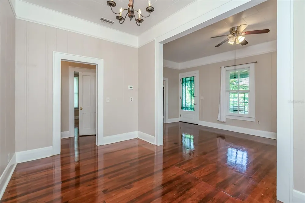 4109 SUWANEE AVENUE Tampa, FL 33603