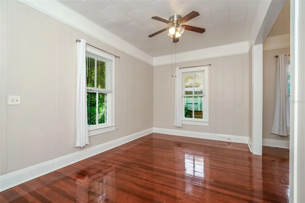 4109 SUWANEE AVENUE Tampa, FL 33603
