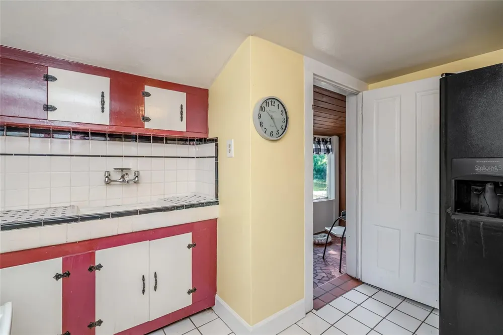 4109 SUWANEE AVENUE Tampa, FL 33603