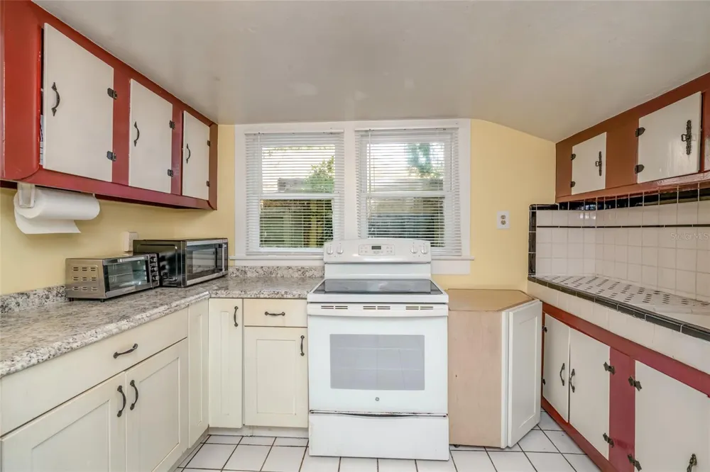 4109 SUWANEE AVENUE Tampa, FL 33603