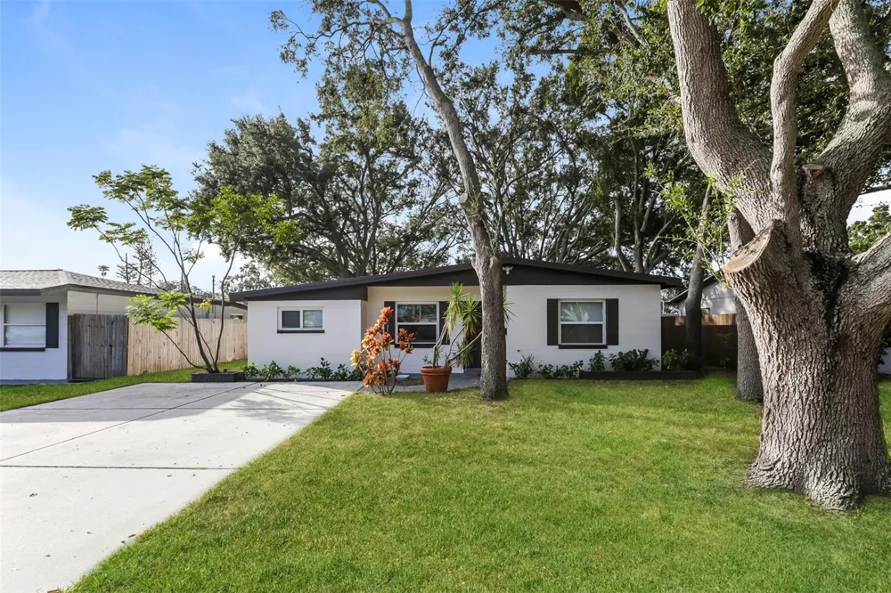 726 75TH AVENUE St Petersburg, FL 33702
