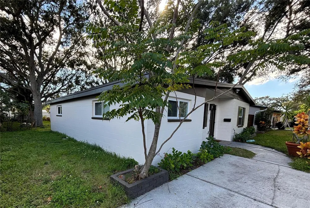 726 75TH AVENUE St Petersburg, FL 33702