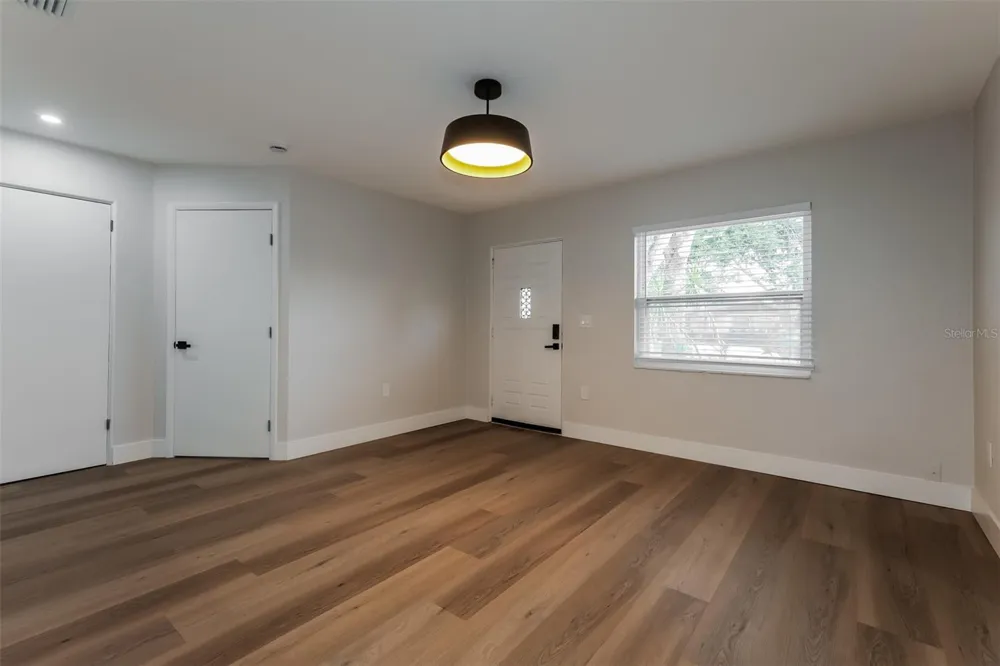 726 75TH AVENUE St Petersburg, FL 33702