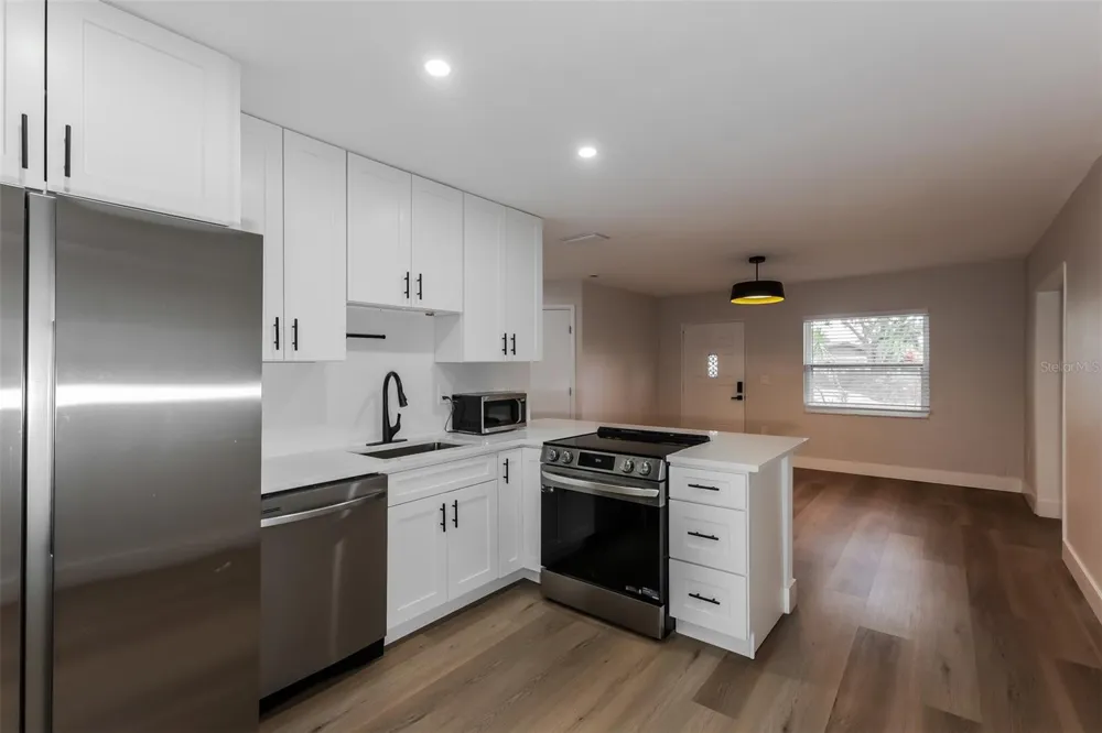 726 75TH AVENUE St Petersburg, FL 33702