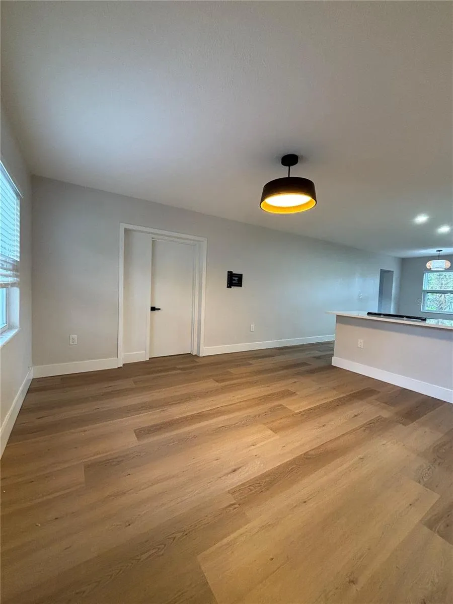 726 75TH AVENUE St Petersburg, FL 33702