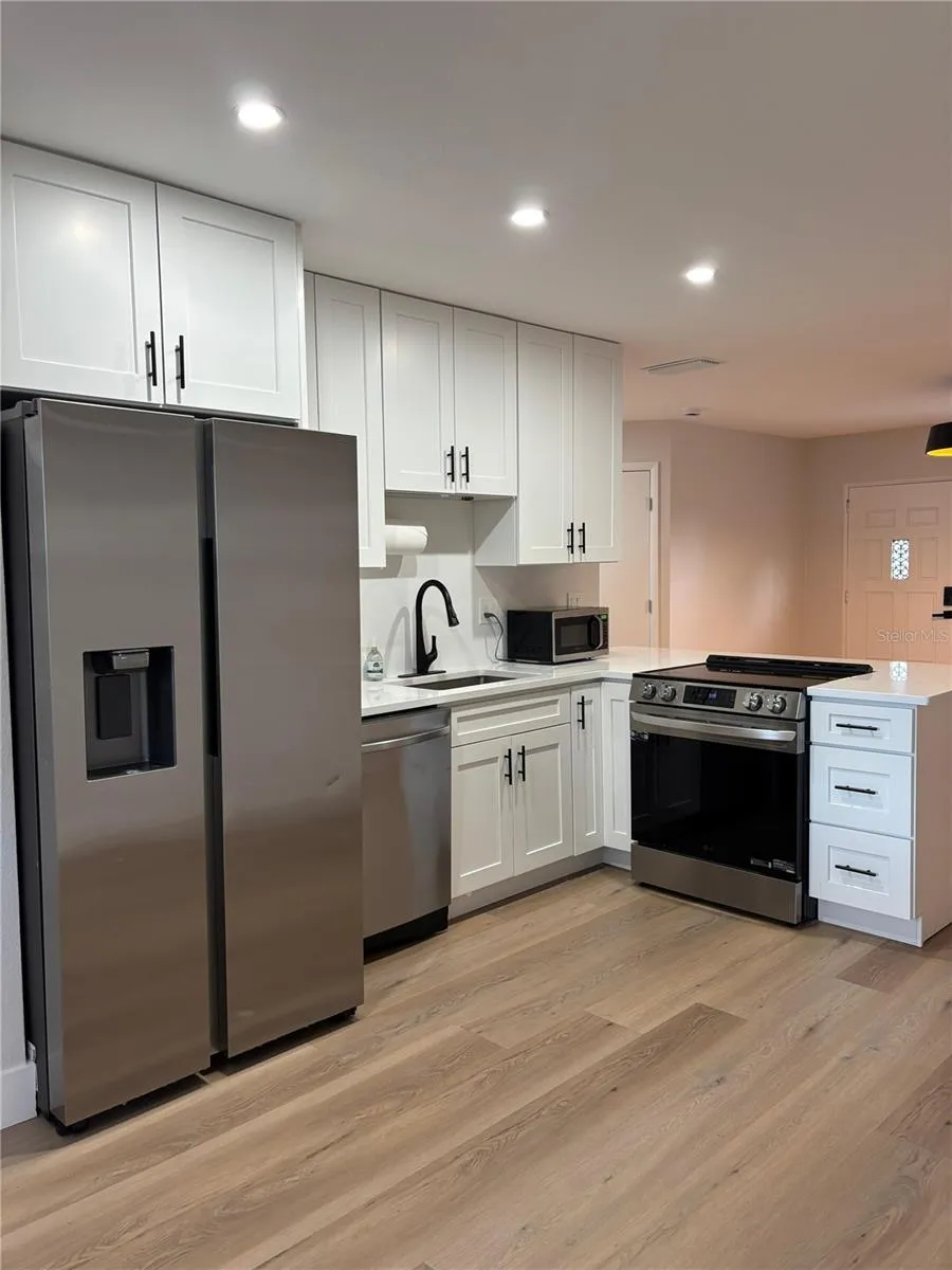 726 75TH AVENUE St Petersburg, FL 33702