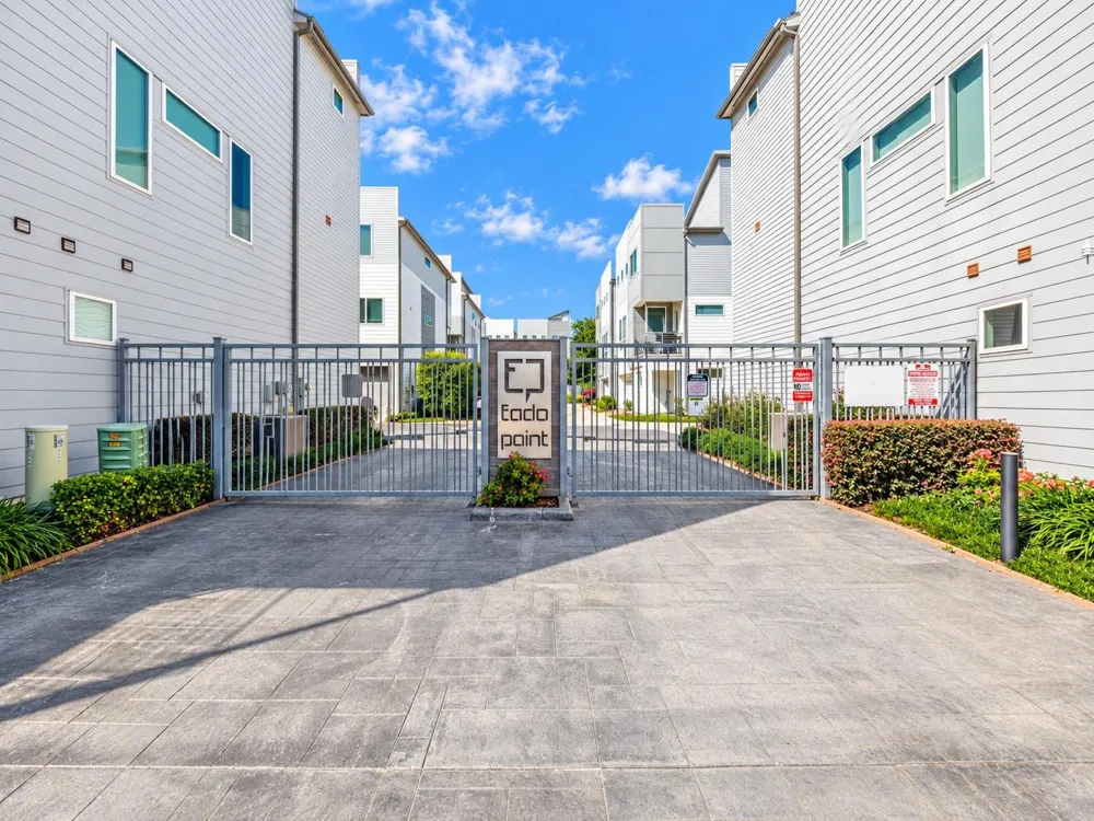 2715 Eado Grove Lane Houston, TX 77003