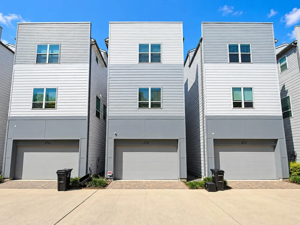 2715 Eado Grove Lane Houston, TX 77003