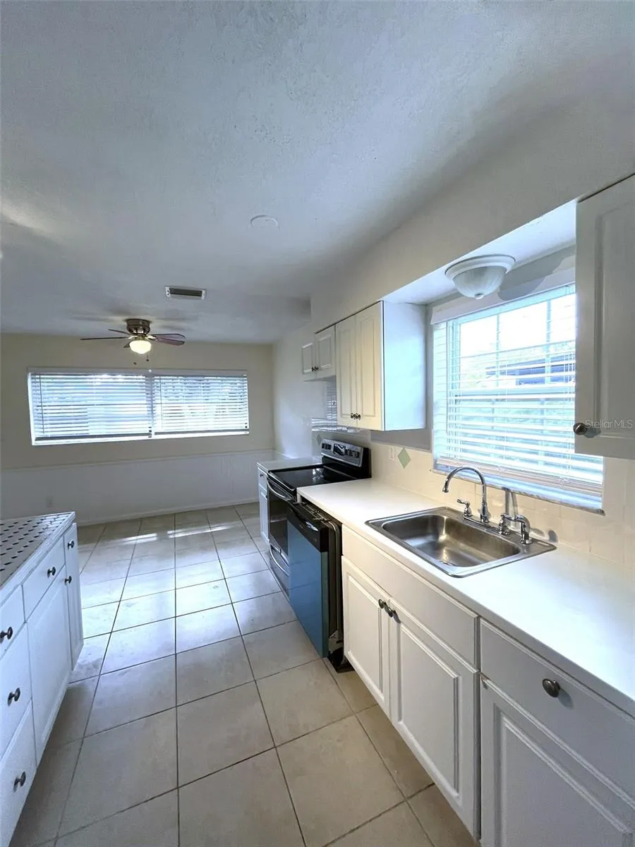 5682 63RD LANE St Petersburg, FL 33709