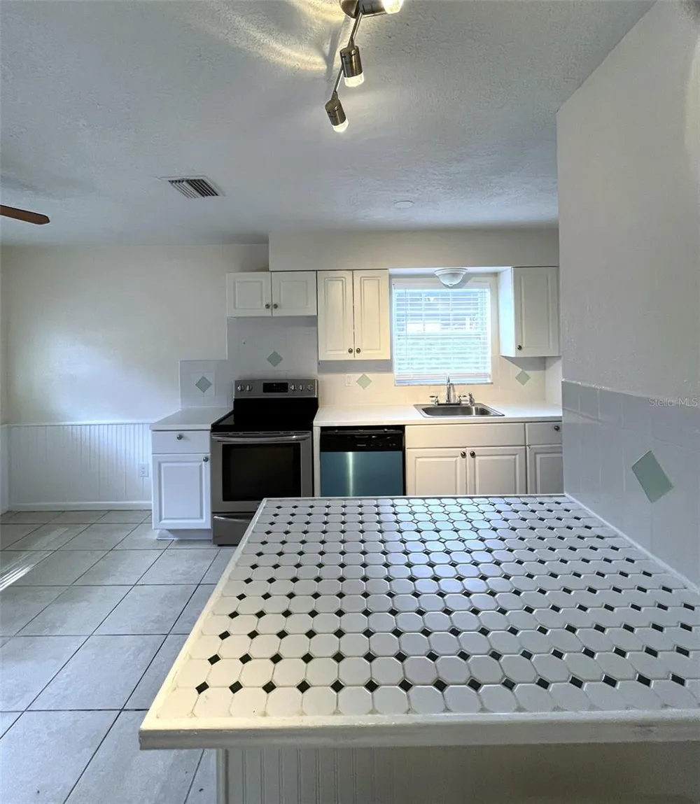 5682 63RD LANE St Petersburg, FL 33709