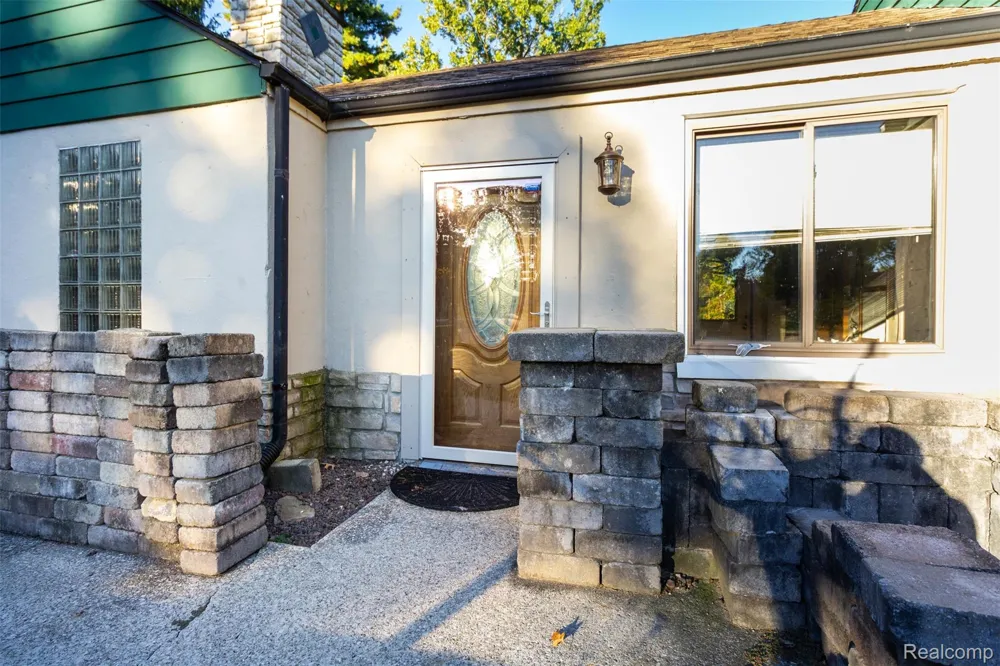 15681 Foch Street Livonia City, MI 48154
