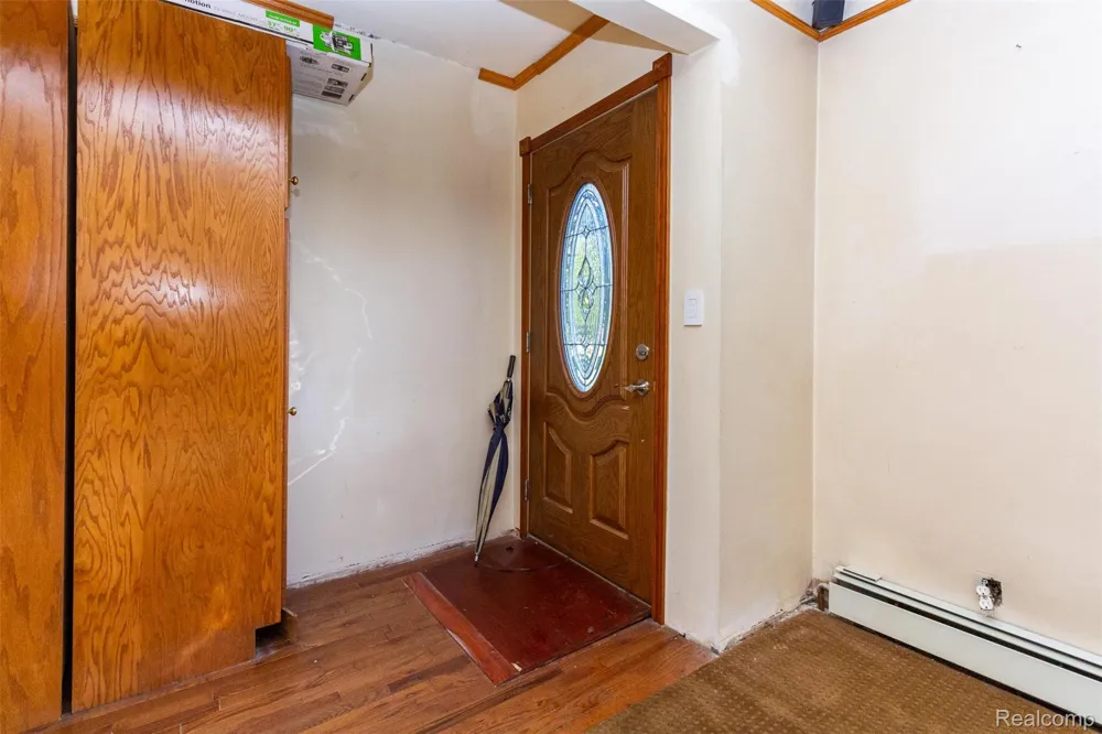 15681 Foch Street Livonia City, MI 48154
