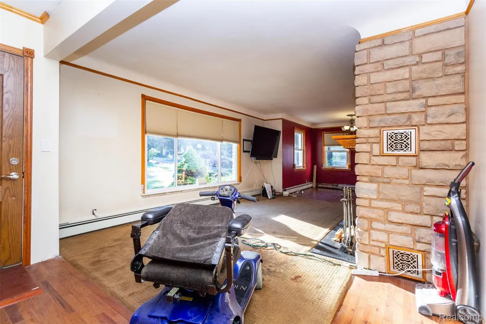15681 Foch Street Livonia City, MI 48154