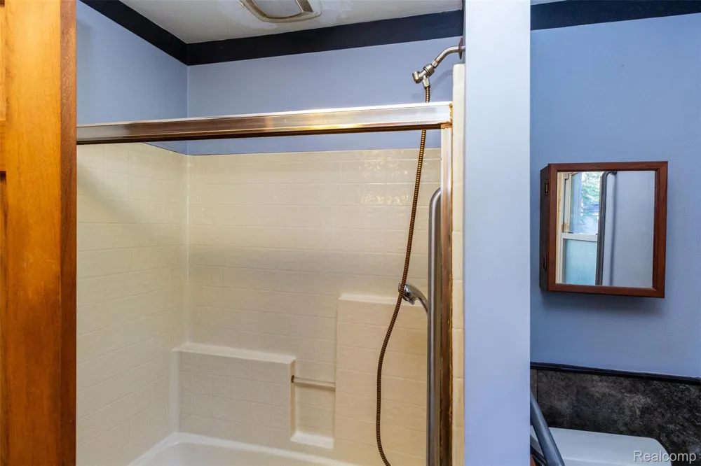 15681 Foch Street Livonia City, MI 48154