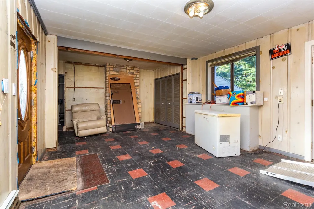 15681 Foch Street Livonia City, MI 48154