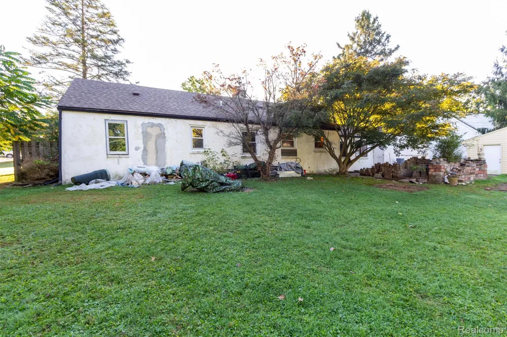 15681 Foch Street Livonia City, MI 48154