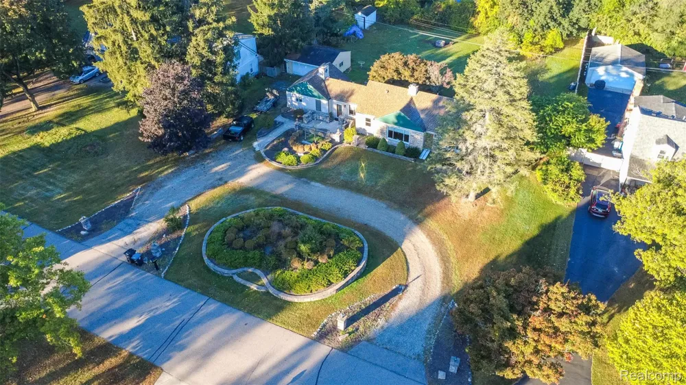 15681 Foch Street Livonia City, MI 48154