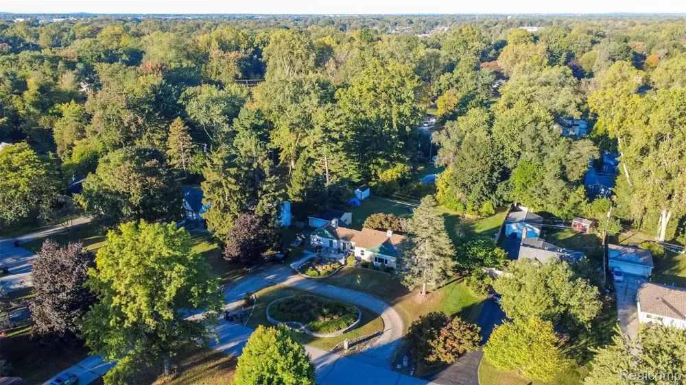 15681 Foch Street Livonia City, MI 48154
