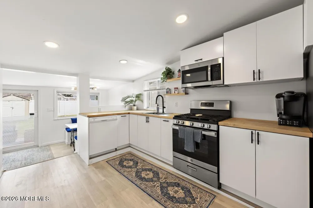 1808 Bradley Terrace Lake Como, NJ 07719