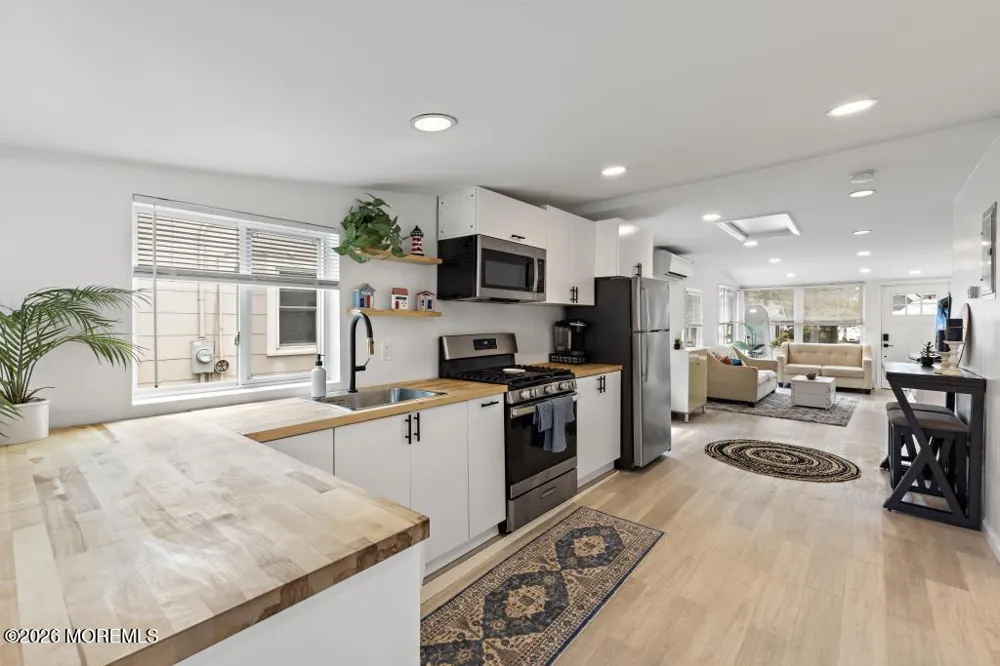 1808 Bradley Terrace Lake Como, NJ 07719