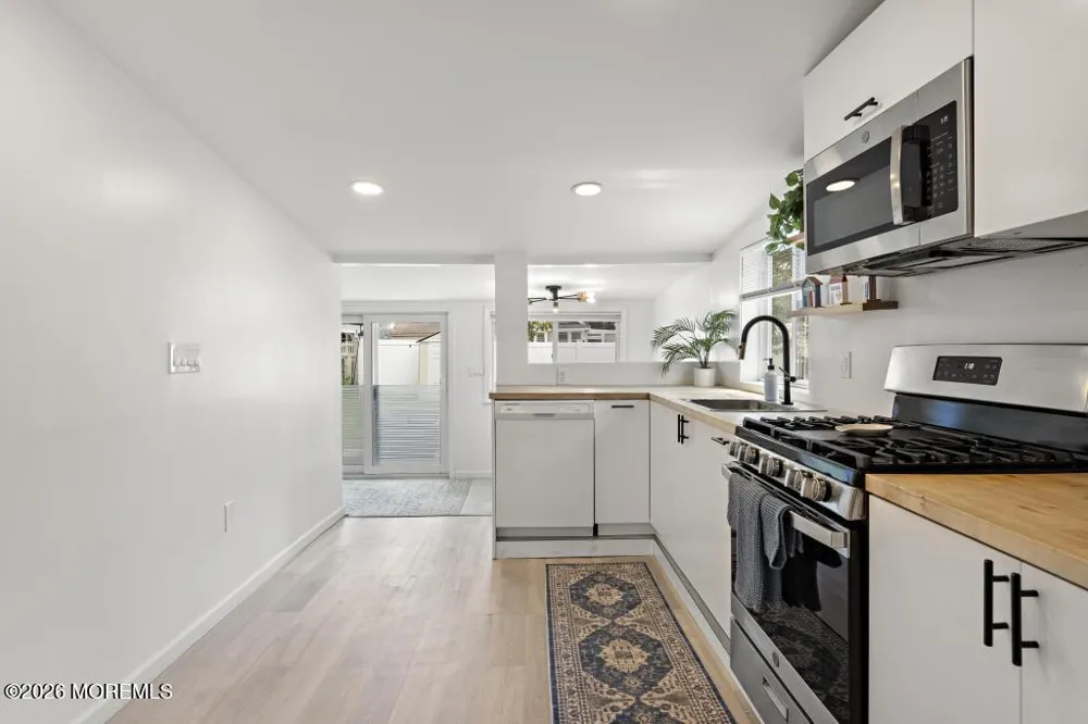 1808 Bradley Terrace Lake Como, NJ 07719
