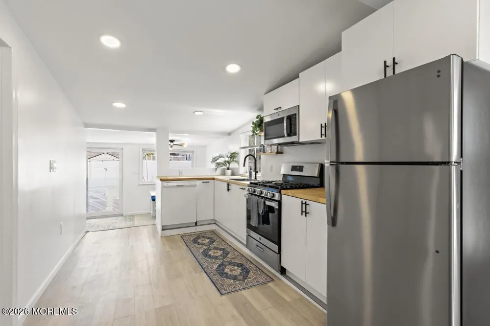 1808 Bradley Terrace Lake Como, NJ 07719
