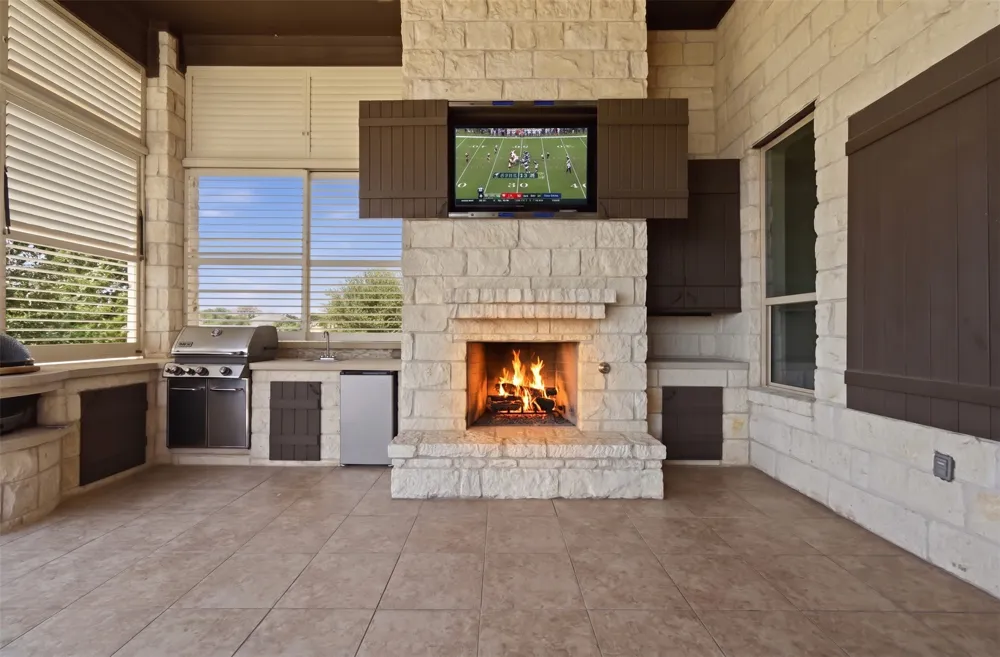 290 Honey Locust Court Driftwood, TX 78619