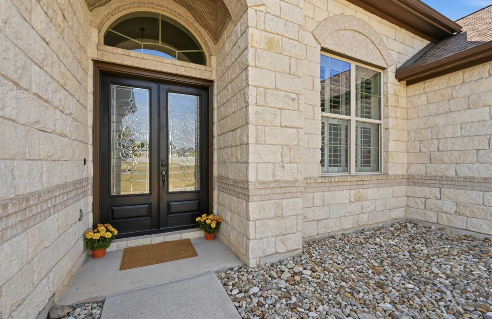 290 Honey Locust Court Driftwood, TX 78619