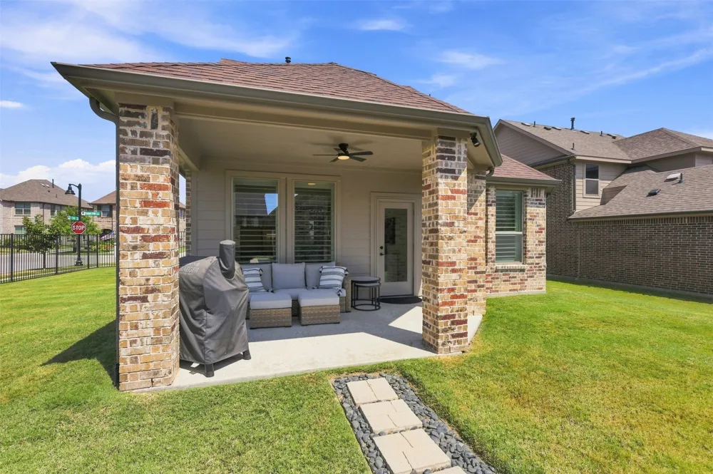 1829 Temple Hills Van Alstyne, TX 75495
