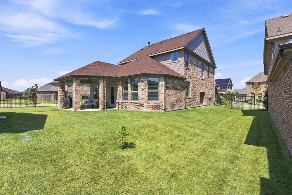 1829 Temple Hills Van Alstyne, TX 75495