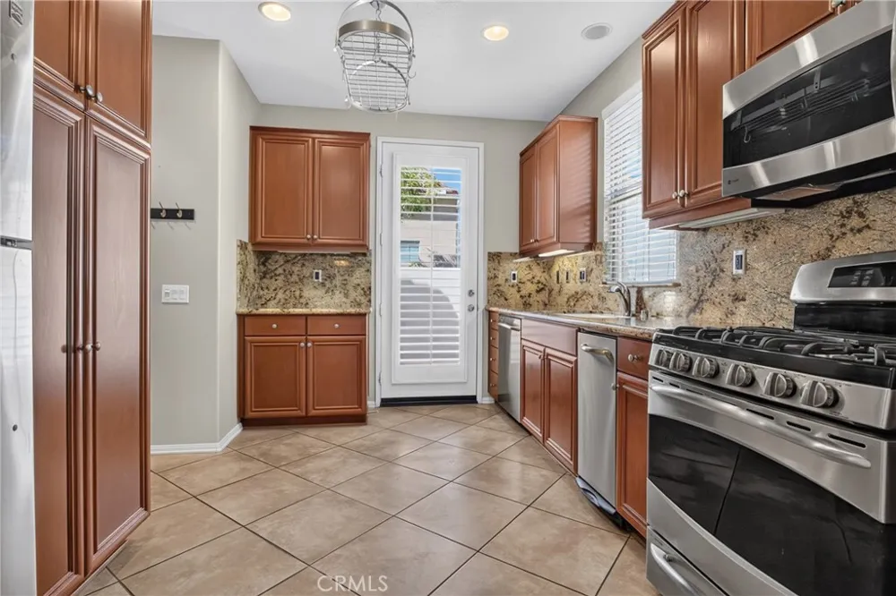 20304 Pienza Lane Porter Ranch, CA 91326