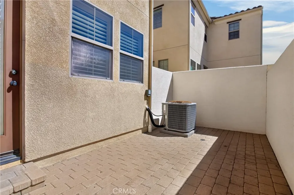 20304 Pienza Lane Porter Ranch, CA 91326