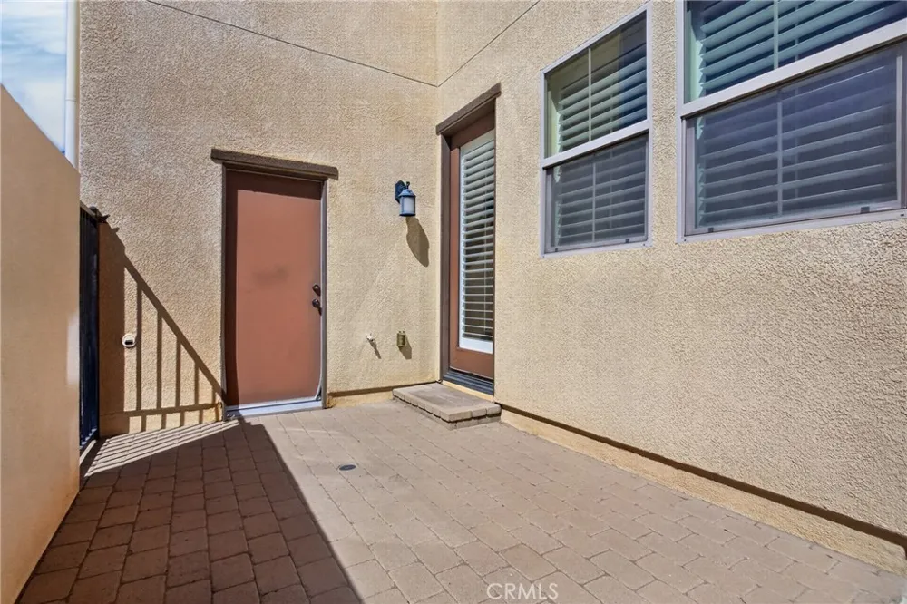 20304 Pienza Lane Porter Ranch, CA 91326