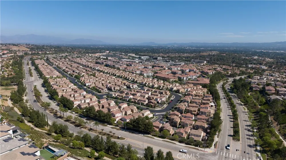 20304 Pienza Lane Porter Ranch, CA 91326