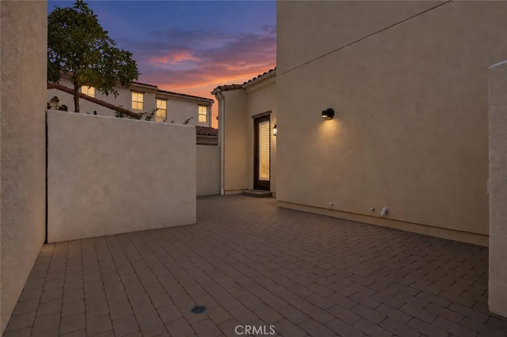 20304 Pienza Lane Porter Ranch, CA 91326