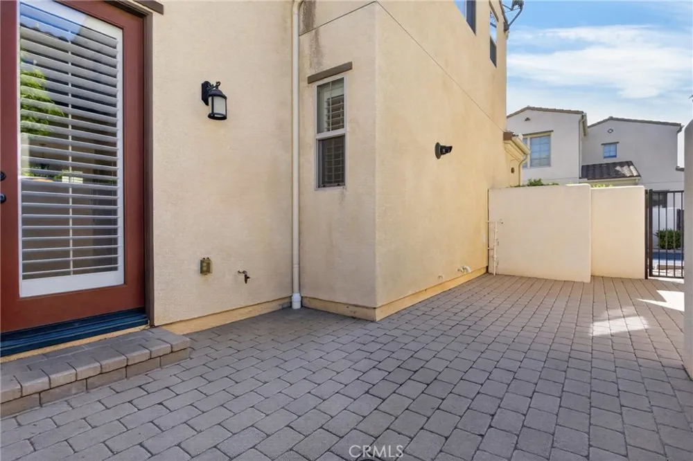 20304 Pienza Lane Porter Ranch, CA 91326