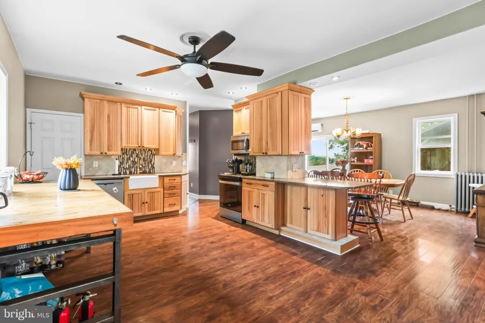 5525 LEHIGH STREET Whitehall, PA 18052