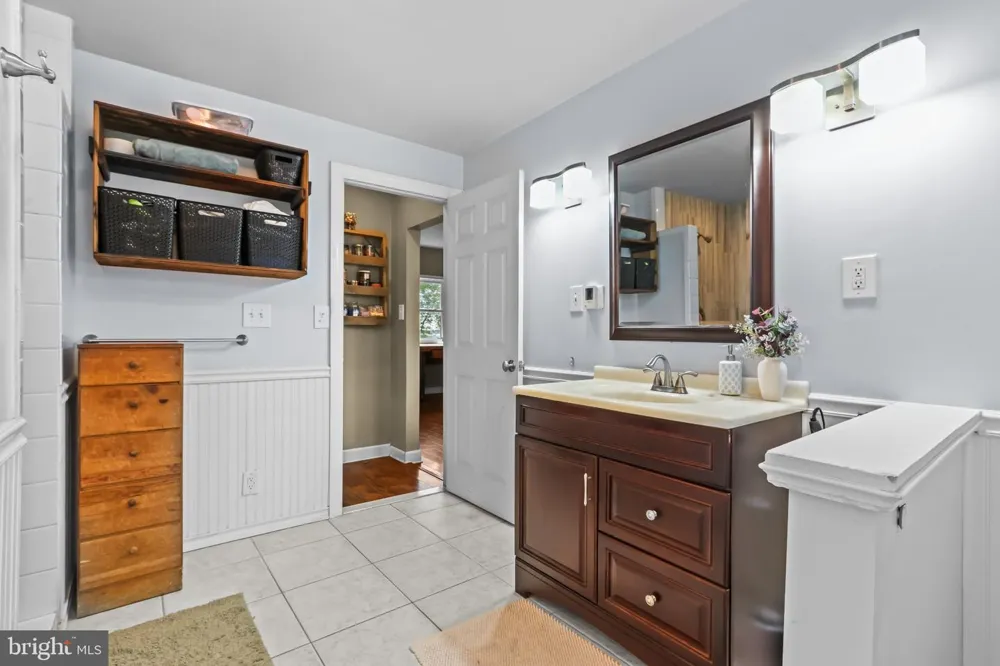 5525 LEHIGH STREET Whitehall, PA 18052