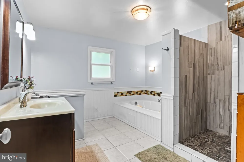 5525 LEHIGH STREET Whitehall, PA 18052