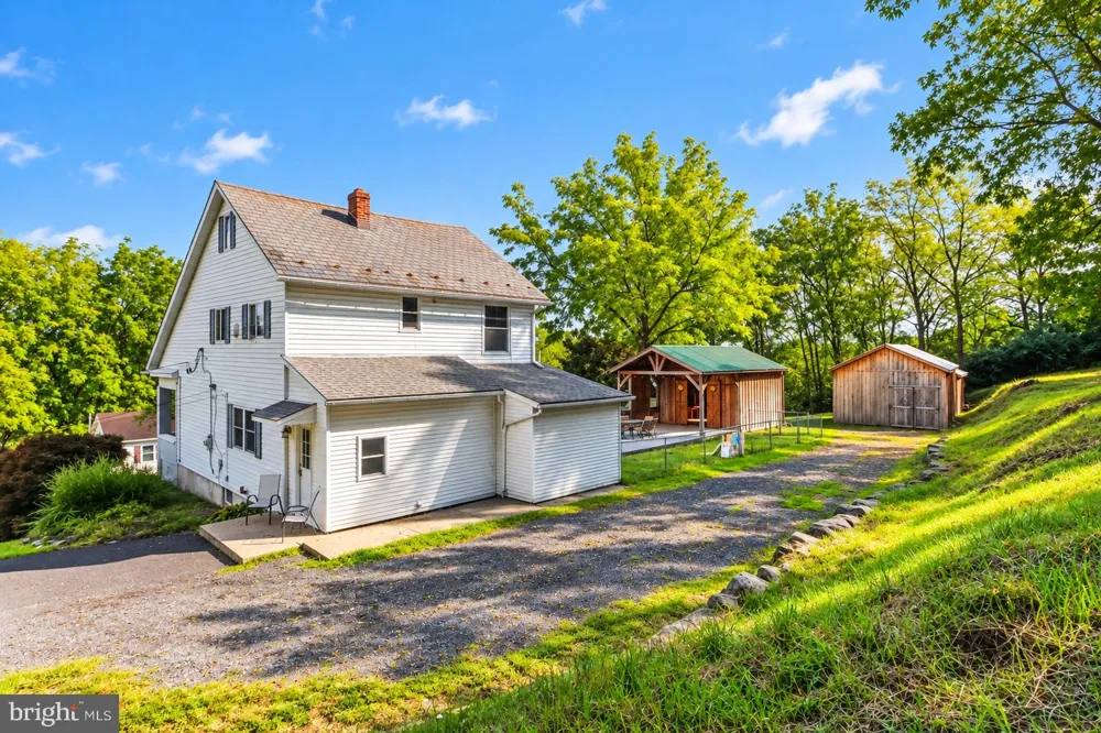5525 LEHIGH STREET Whitehall, PA 18052