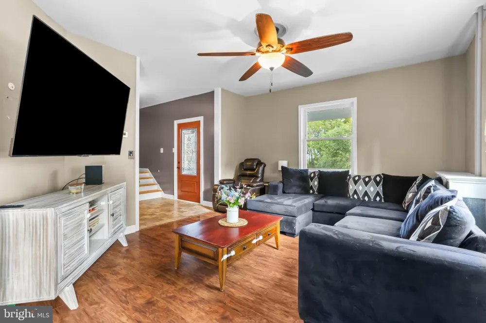 5525 LEHIGH STREET Whitehall, PA 18052