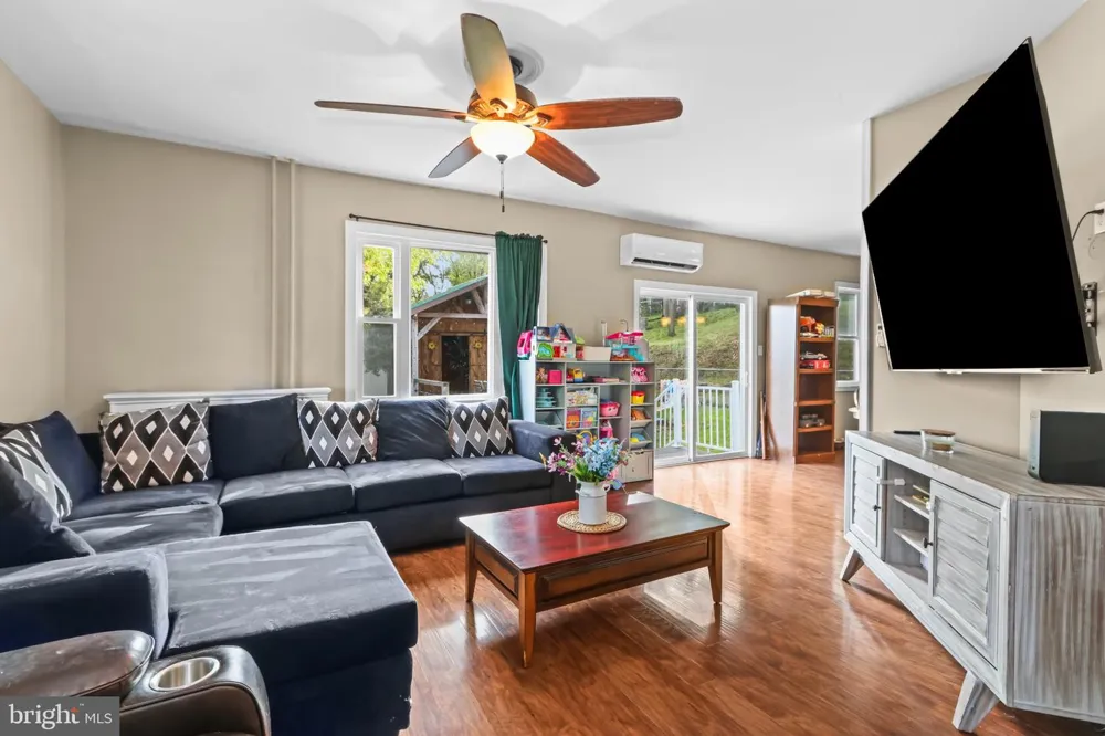 5525 LEHIGH STREET Whitehall, PA 18052