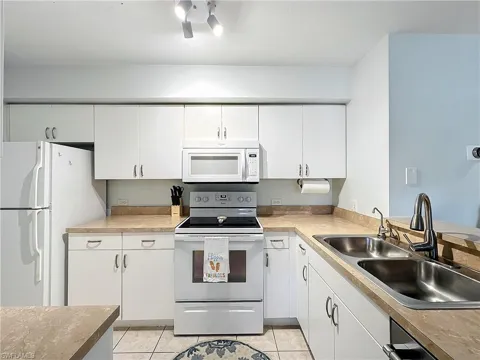 8930 Colonnades Court E #626