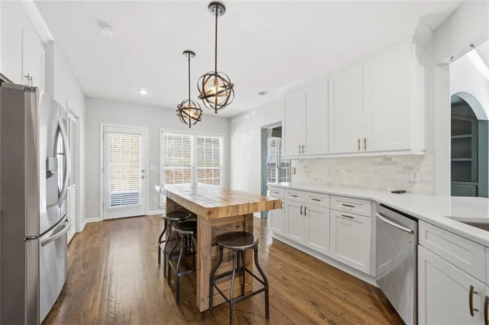 2041 Castlemaine Circle Woodstock, GA 30189