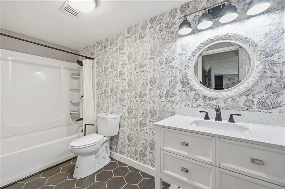 2041 Castlemaine Circle Woodstock, GA 30189
