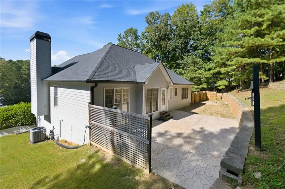2041 Castlemaine Circle Woodstock, GA 30189