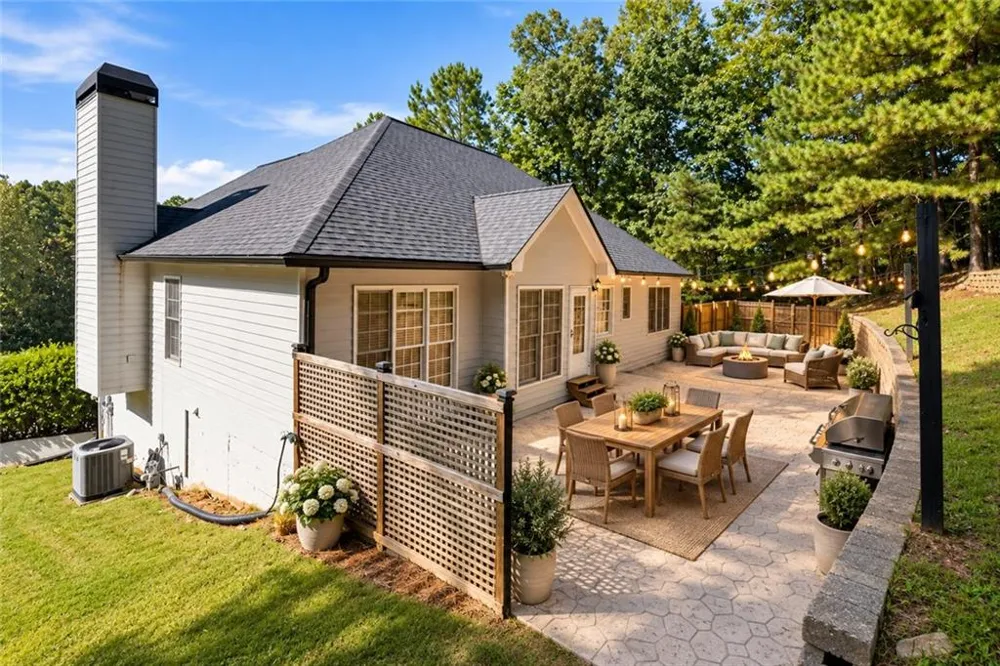 2041 Castlemaine Circle Woodstock, GA 30189