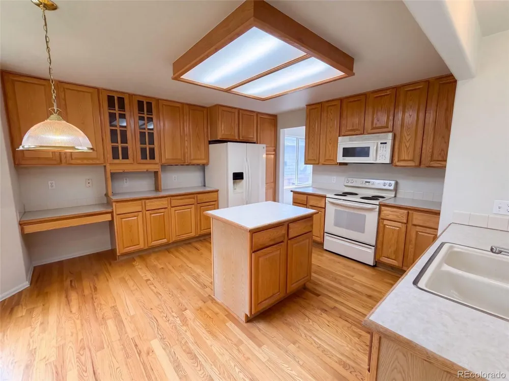 821 Sage Sparrow Circle Highlands Ranch, CO 80129