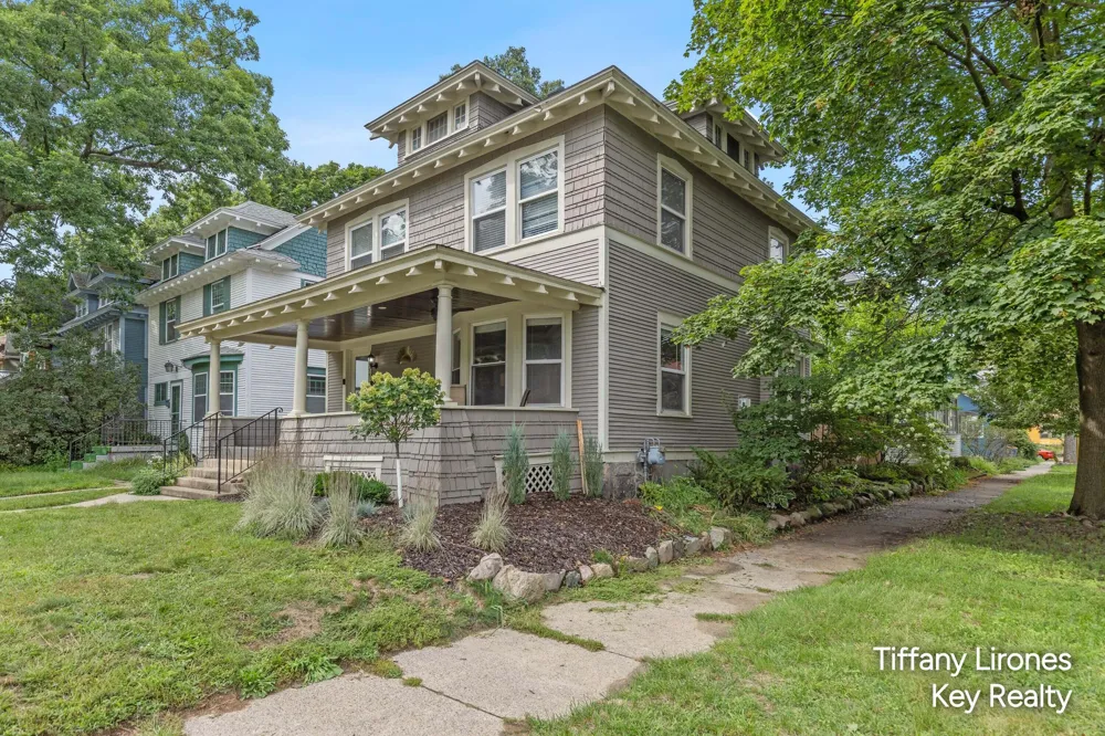 1355 Sigsbee Street SE Grand Rapids, MI 49506